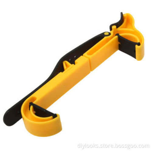 Travel Smart Universal Holder for Smartphone (Random Color Delivery)
